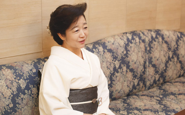 “银座妈妈桑”，履历果真不一般