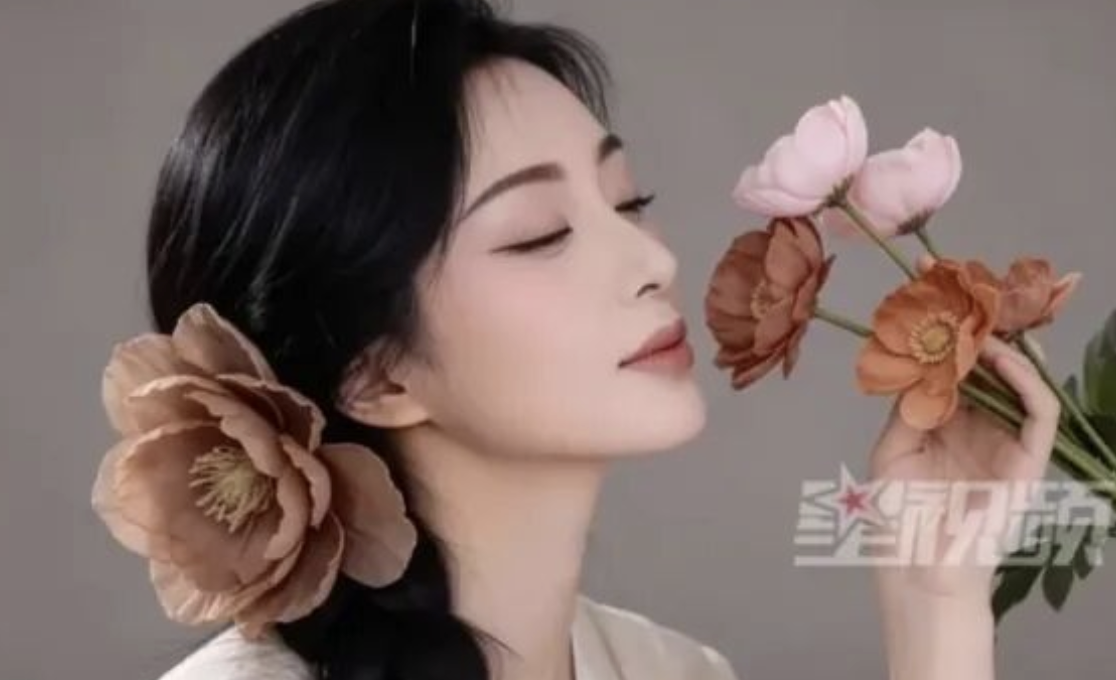 女演员确诊癌症，失去生活自理能力