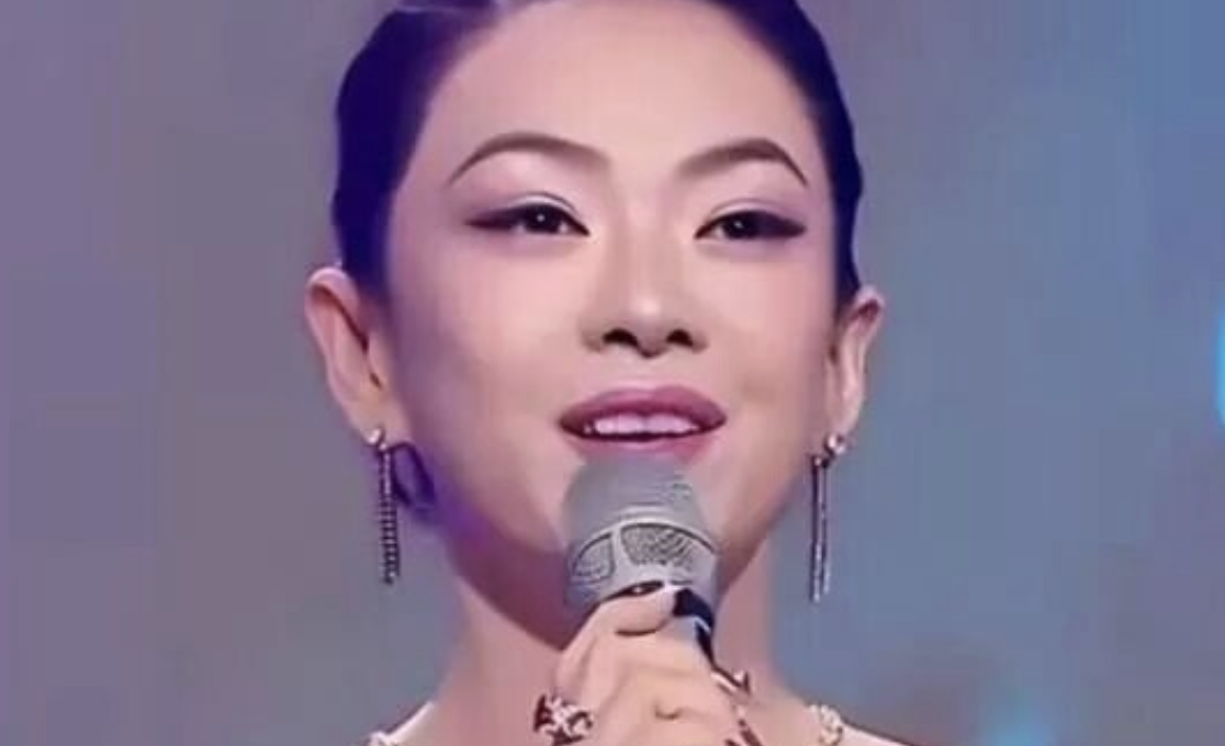 章子怡面容大变，疑医美过度
