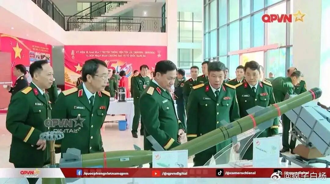 点击图片看原样大小图片
