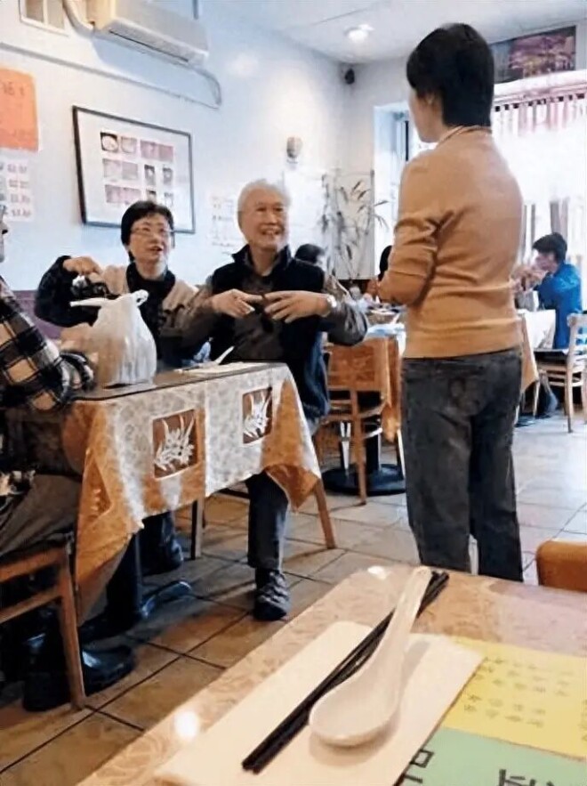 点击图片看原样大小图片