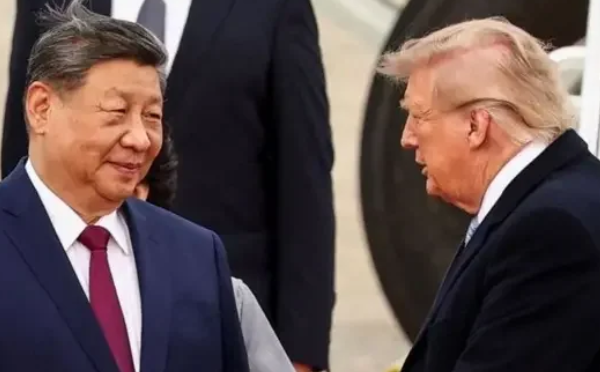 特朗普为什么亲赴机场接待习近平？