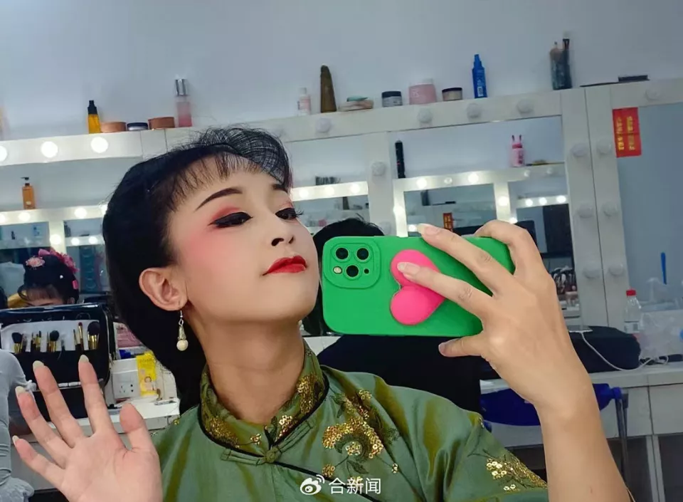 点击图片看原样大小图片