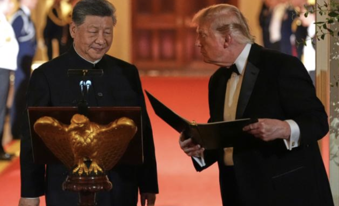 习罕见“开怀大笑”画面曝