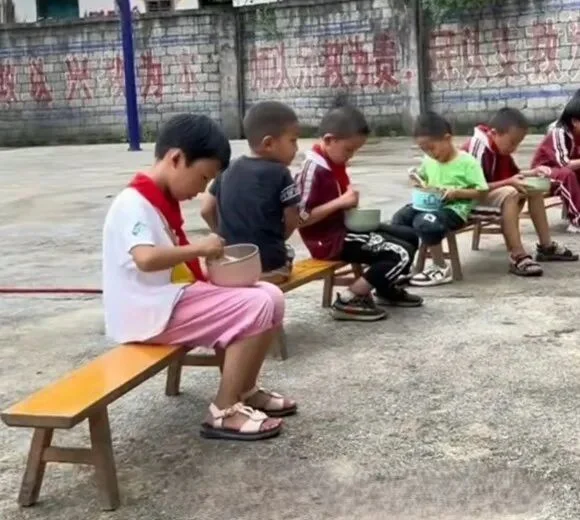 点击图片看原样大小图片