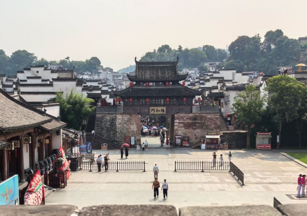 点击图片看原样大小图片