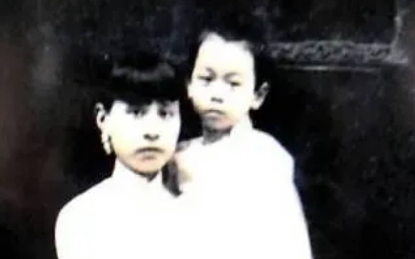 徐志摩裤子出现破洞，四女人反应各异