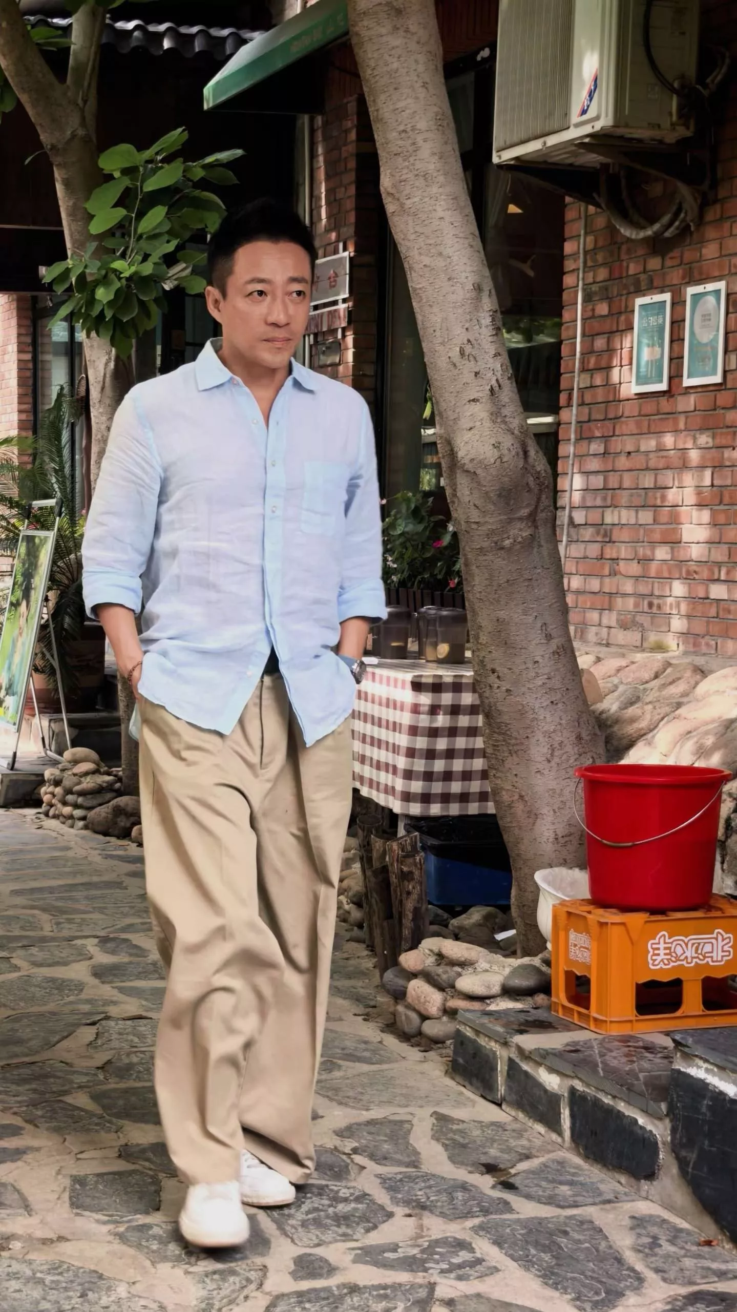 点击图片看原样大小图片