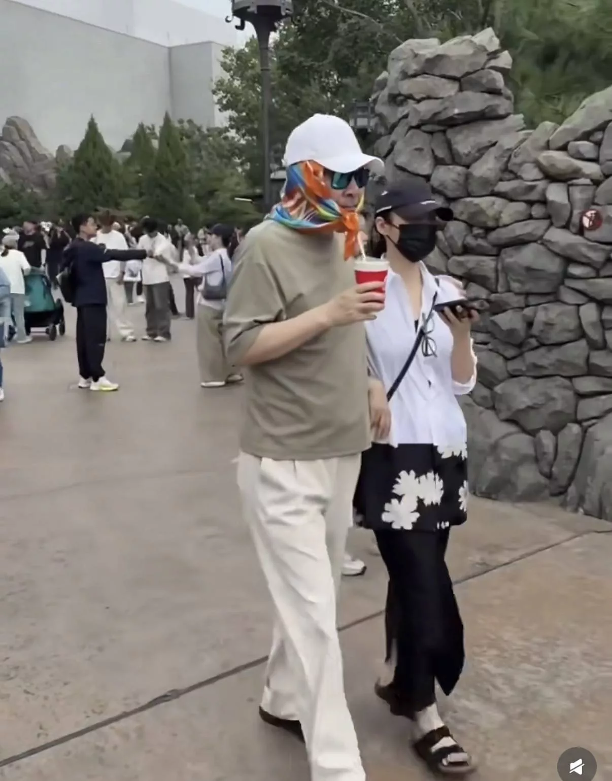 点击图片看原样大小图片