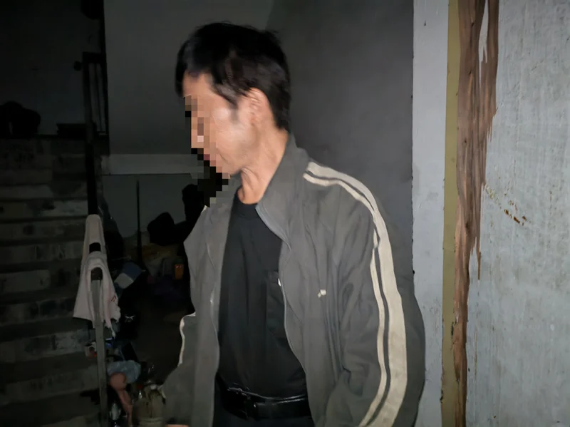 点击图片看原样大小图片