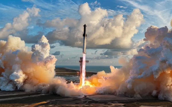 SpaceX星舰完成入轨首秀