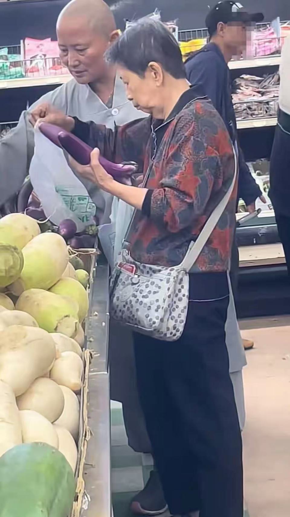 点击图片看原样大小图片