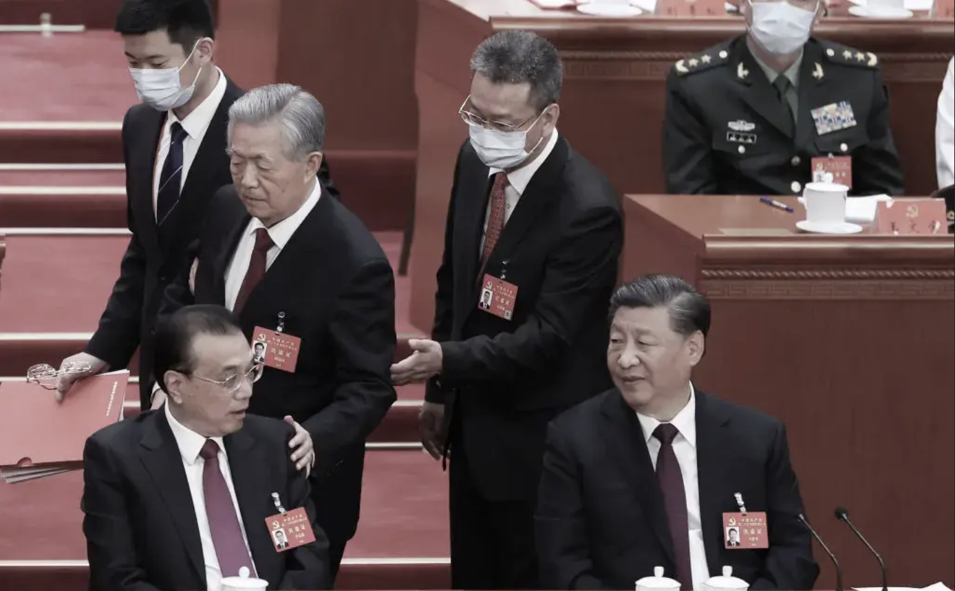 孔绍逊任甘肃省长，曾将胡锦涛架离会场