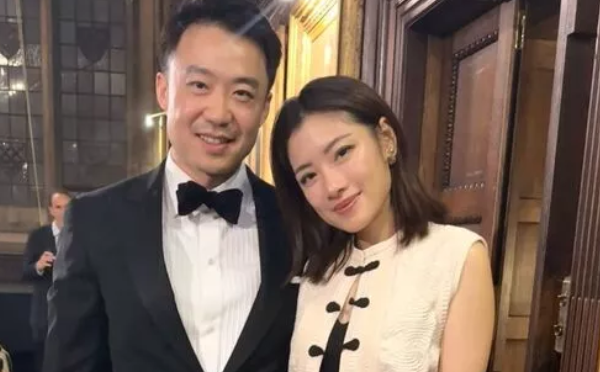 薄瓜瓜夫妇罕见同框