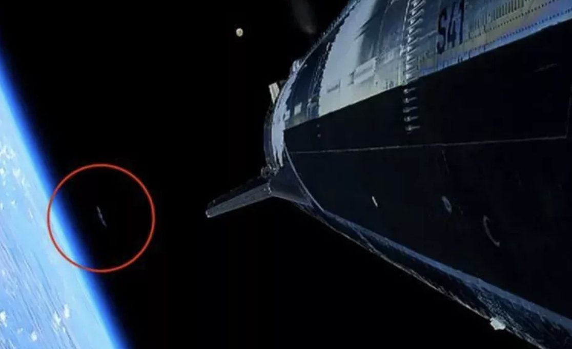 星舰直播惊现“巨大母舰”？