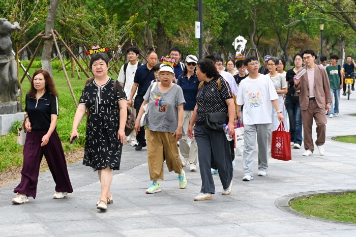 点击图片看原样大小图片