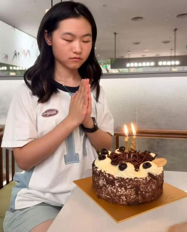 点击图片看原样大小图片