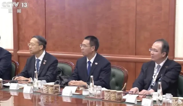 点击图片看原样大小图片